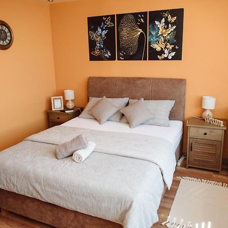 Lara Apartman Apartment Subotica Exterior photo